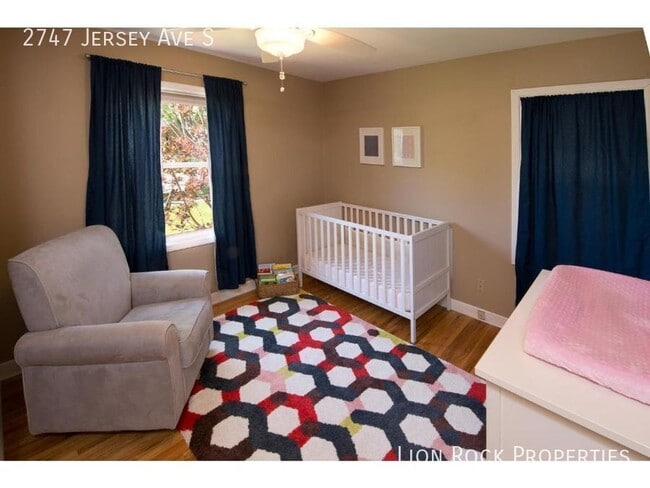 Photo - 2747 Jersey Ave S