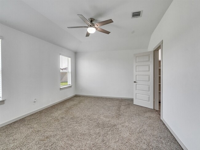 Building Photo - 10627 Great Basin Dr