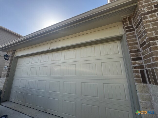 Photo - 908 Adler Way
