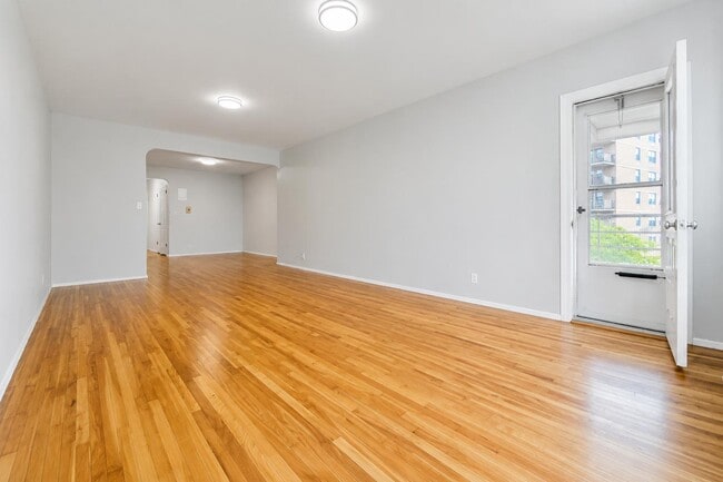 500 Kappock St Unit 5C