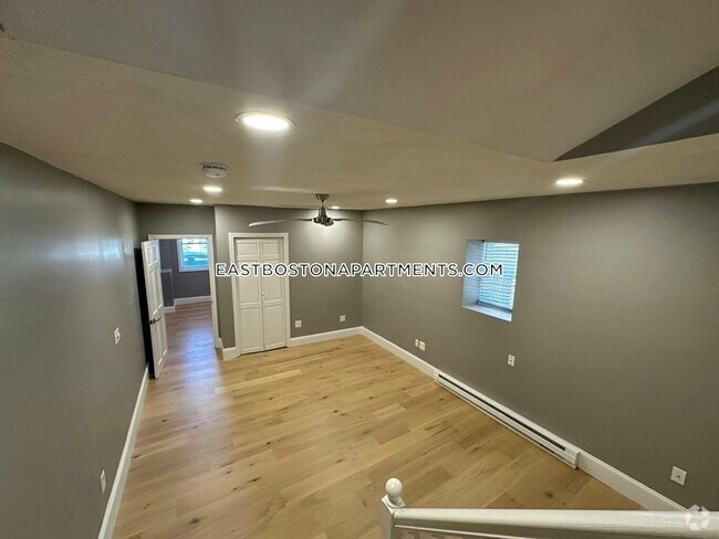 Building Photo - 43-43A Cottage St Unit 1 Rental