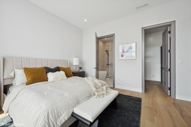 Photo - 3739 N Clifton Ave Unit #3