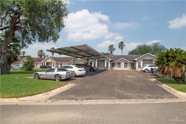Building Photo - 19 River Bend Dr