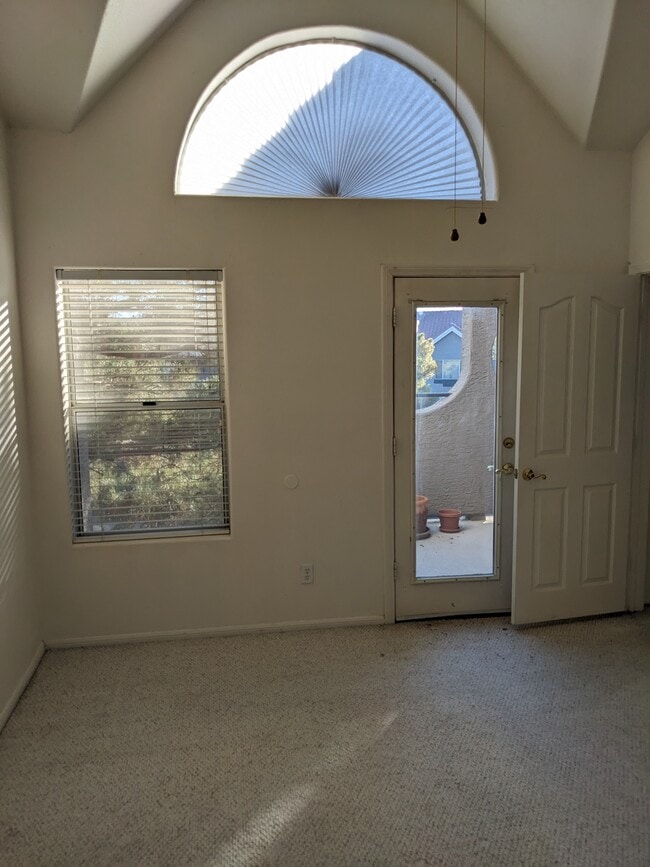 Building Photo - 701 Capri Dr Unit 18