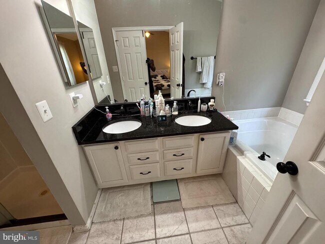 Photo - 6101 Lands End Ct