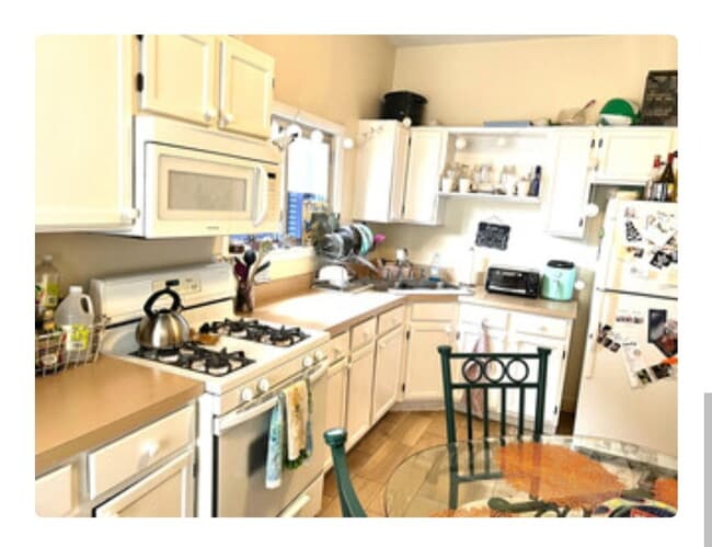 Photo - 1847 W Byron St Unit 1st Floor