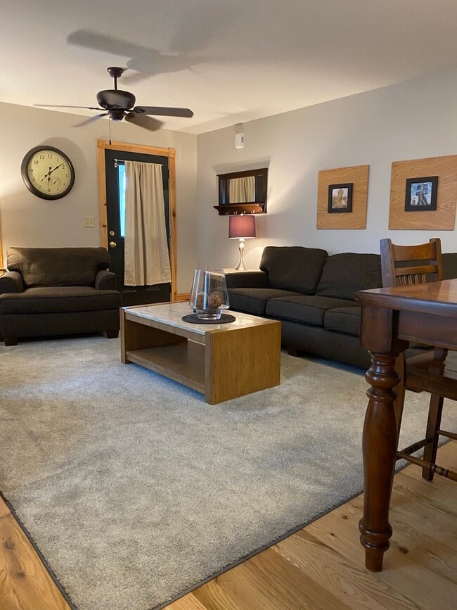 1138 Memorial Ave Unit 1