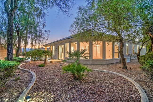 Photo - 2170 Peyten Park St