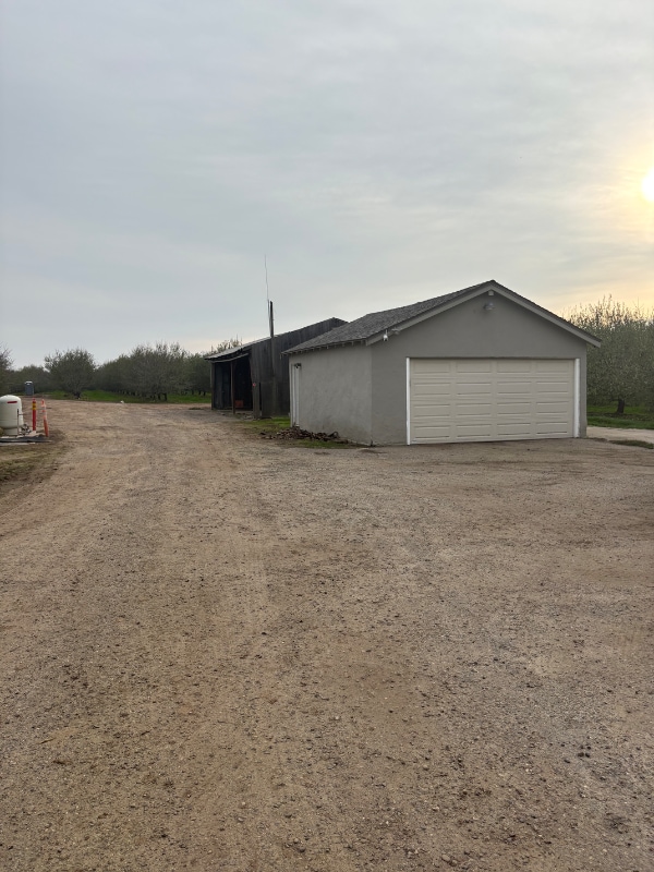 Photo - 420 Milnes Rd