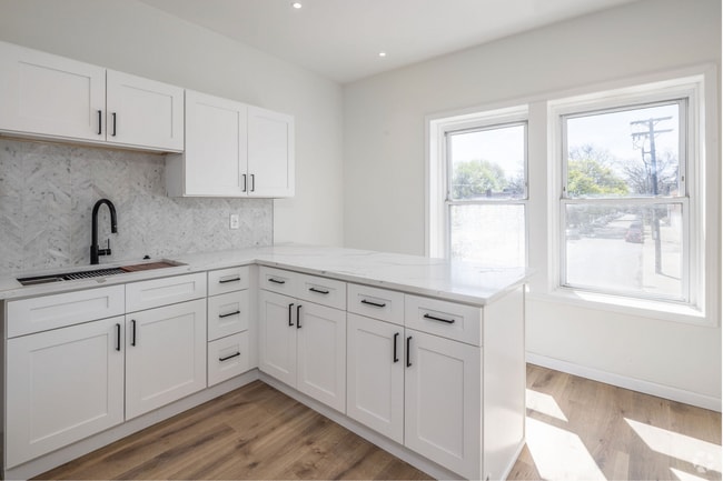 Building Photo - 3250 Lorain Ave Unit Upper Rental