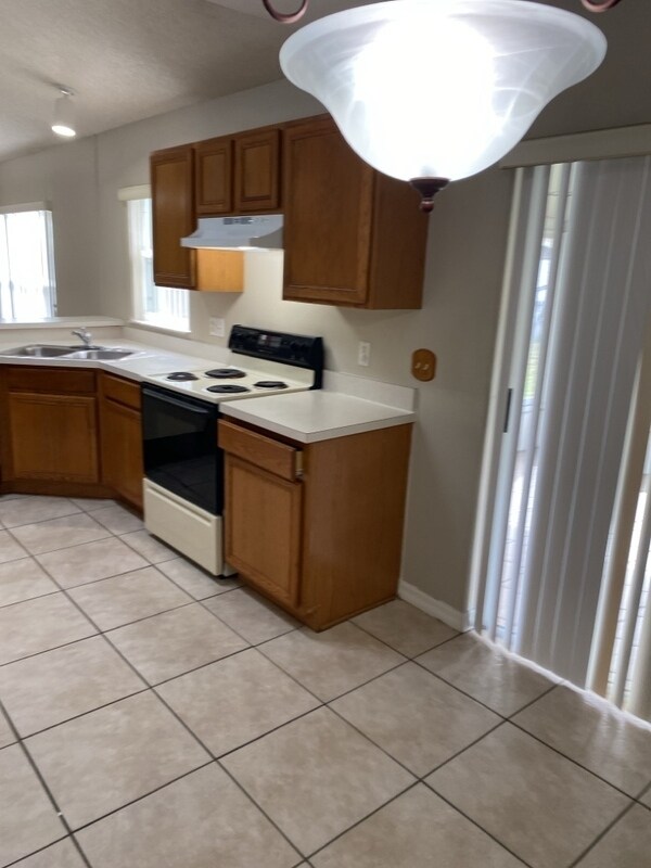 Photo - 14012 Rensselaer Rd