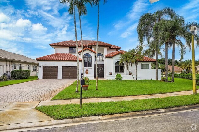 Building Photo - 500 Cypress Pointe Dr E Rental
