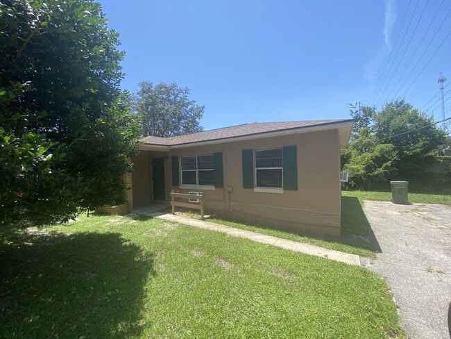 Building Photo - 2 bed 1 Bath Leesburg Rental