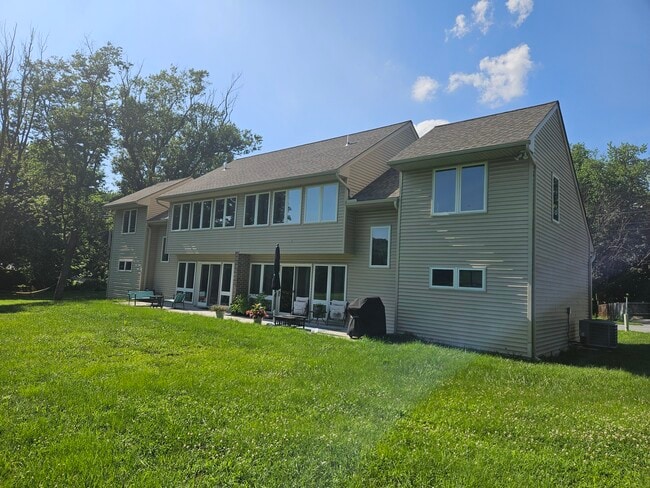 Photo - 150 Franklin Rd