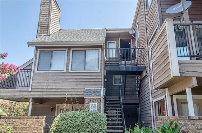 Building Photo - 9835 Walnut St Unit R202RR