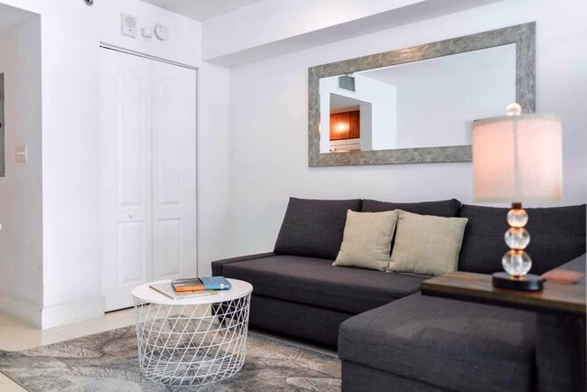 Photo - 1 SE 12th St Unit FL21-ID1022205P