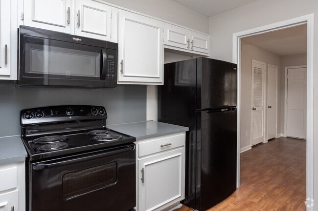 2BR, 1BA - 1,200SF - Kitchen - The Cove
