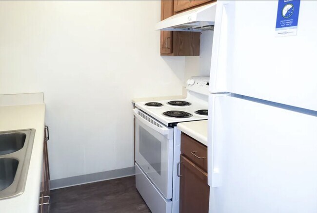 Building Photo - 130 W North St