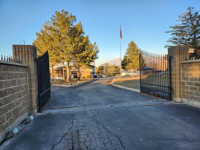 Photo - Amazing 4 Bd Home Horse Property on 2.5 Acre