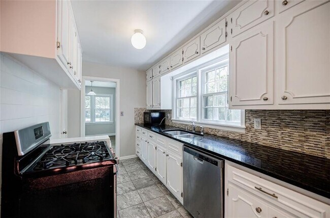 Photo - 1716 Beacon Hill Blvd NE