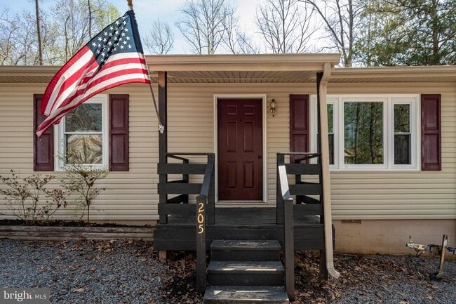 Building Photo - 205 Monument Rd