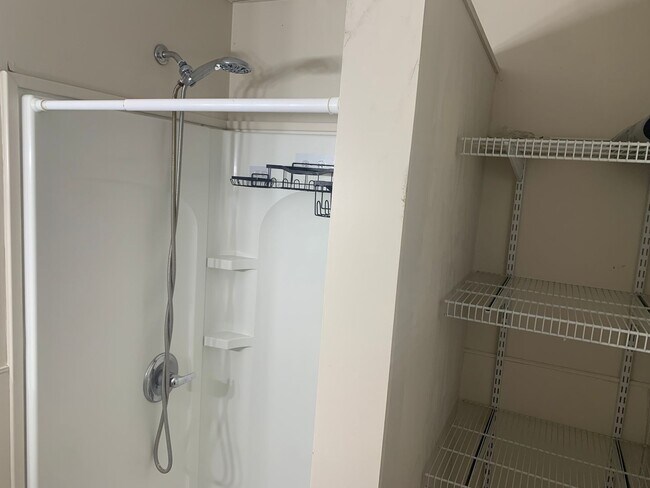 Photo - ***NO PET DOGS*** 2 Bedroom - All Utilities Included Unit 2 Bed Lower - Front Building