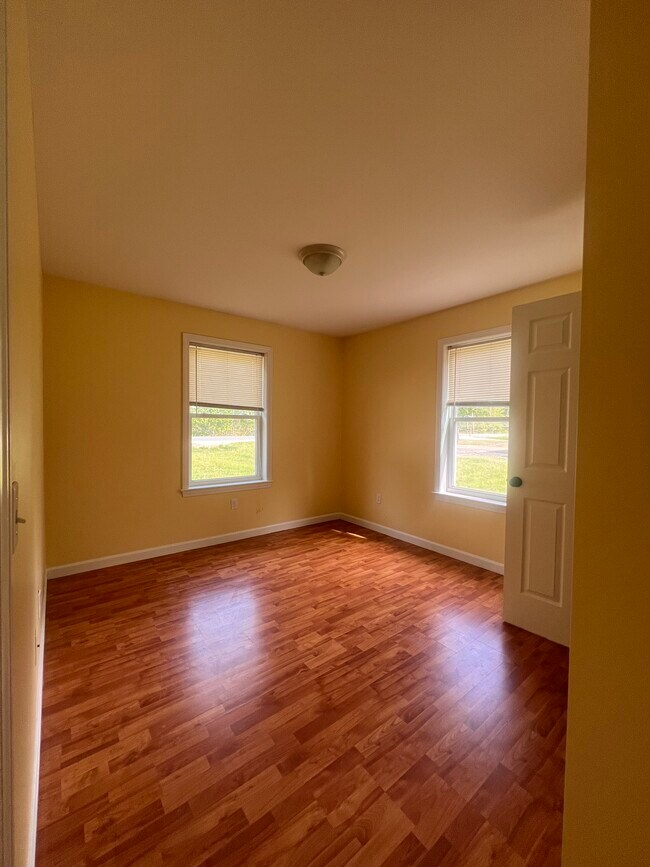 Photo - 97 N Main St Unidad 97 North Main St.  B