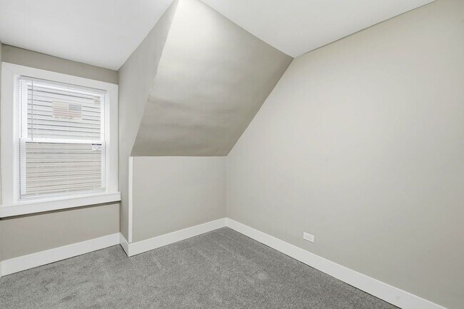 Photo - 1217 N Harding Ave Unit 2