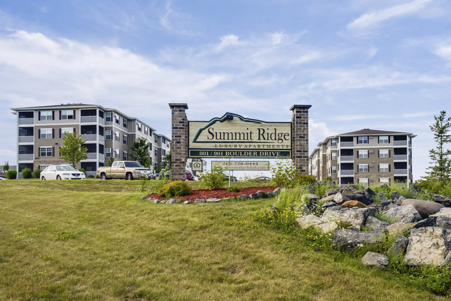 Summit Ridge Luxury Apartments - Summit Ridge Luxury Apartments