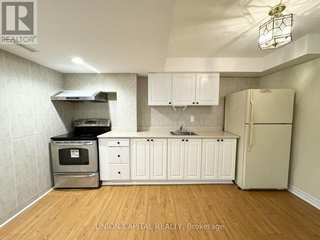 Photo - 46 Clover St