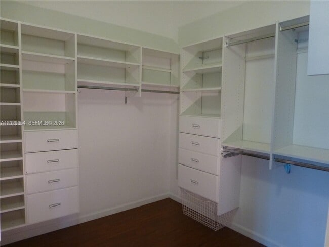Photo - 1139 Chenille Cir