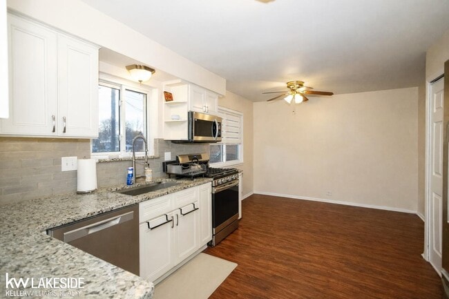 Photo - 28115 Little Mack Ave