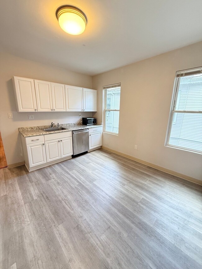 Photo - 154 Stanwood St Unit 3