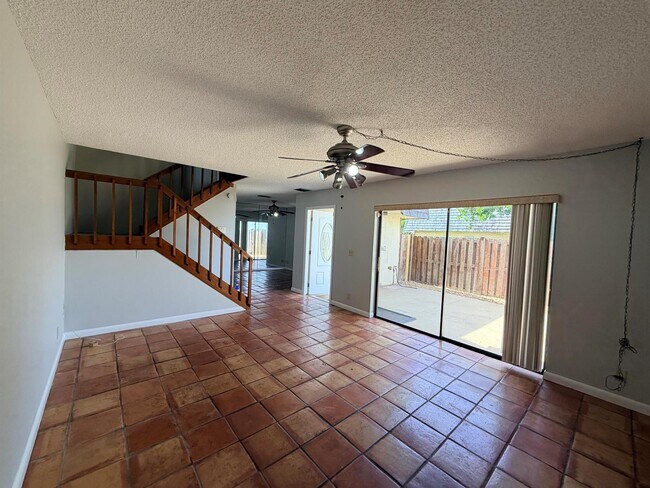 Photo - 37 Lake Arbor Dr
