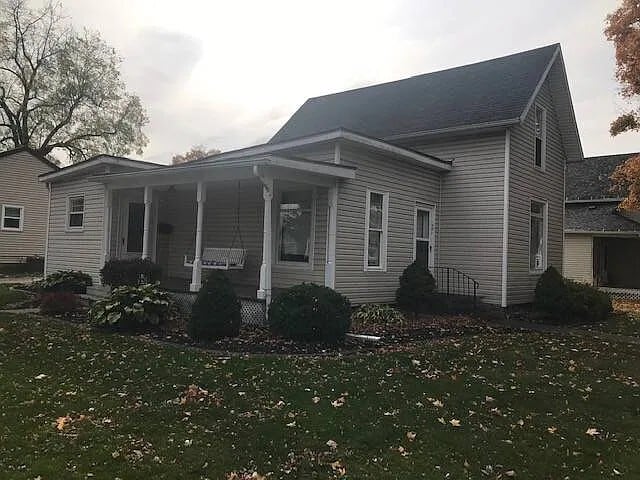 Photo - 401 W Walnut St