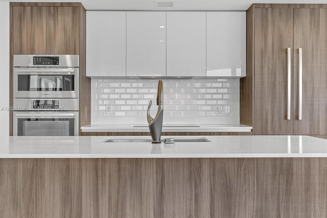 Photo - 488 NE 18th St Unidad 2315