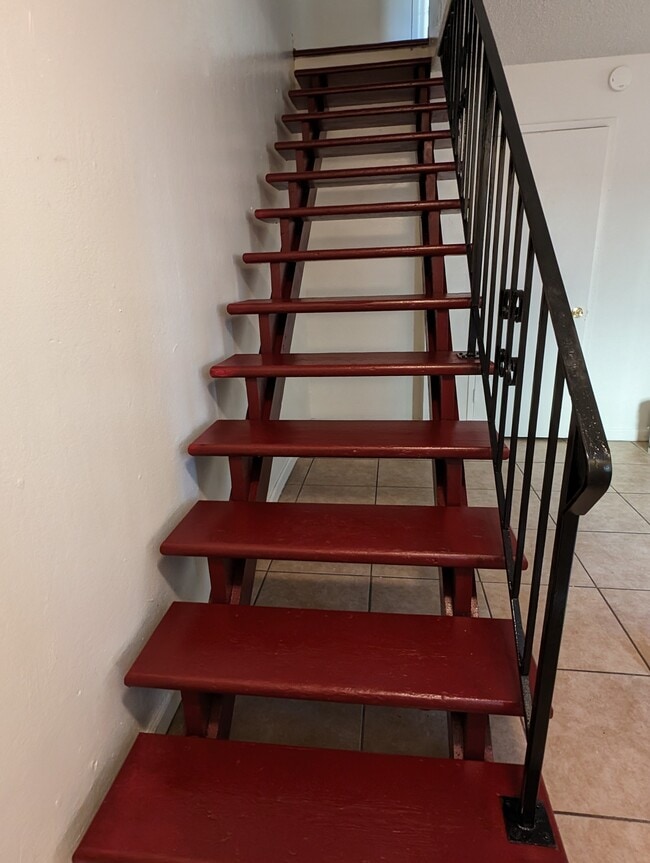 Building Photo - 251 Coventry Dr Unit D