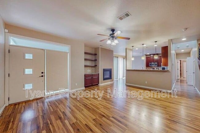 Photo - 1667 Domino Dr SE