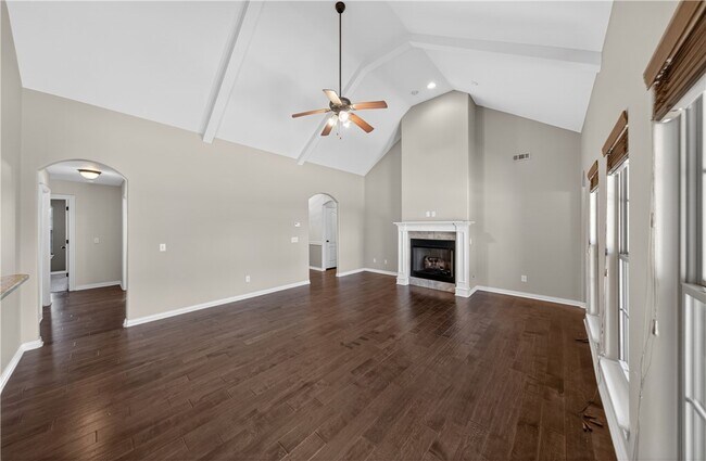 Photo - 402 SW Arch St