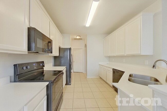 Photo - 813 Wolf Trail House