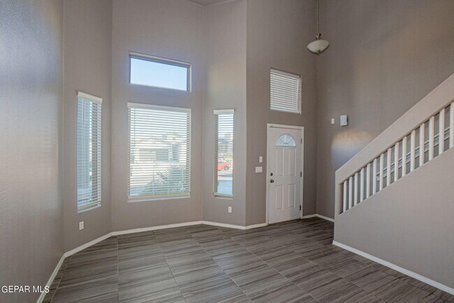 Photo - 12918 Clevedon St