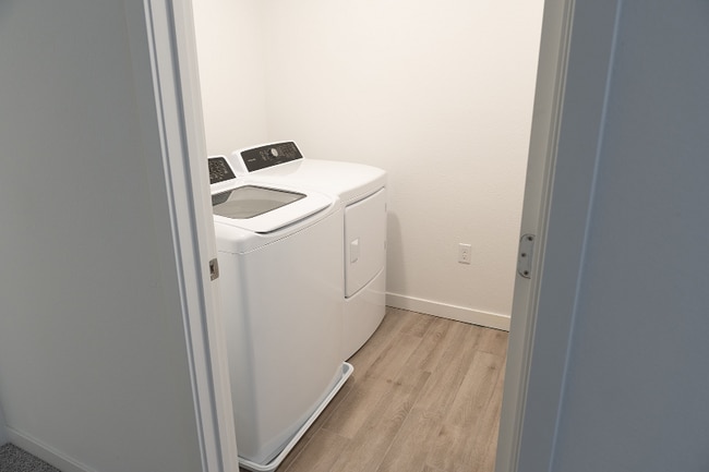 Photo - 5937 Littlestone St