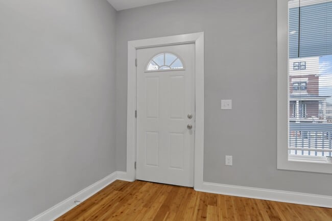 Photo - 741 E Mound St