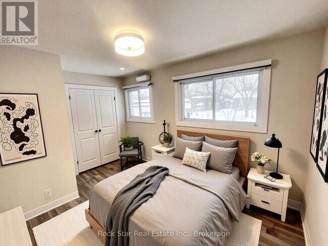 Photo - 130 W 34th St
