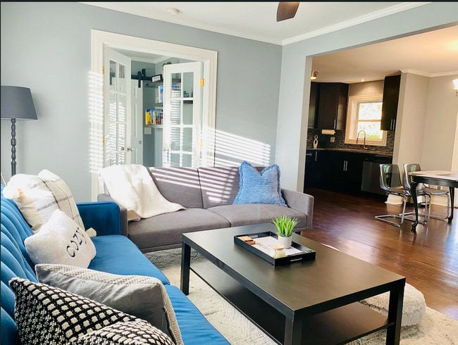 Living Room - 1524 Woodland Cir SE Casa