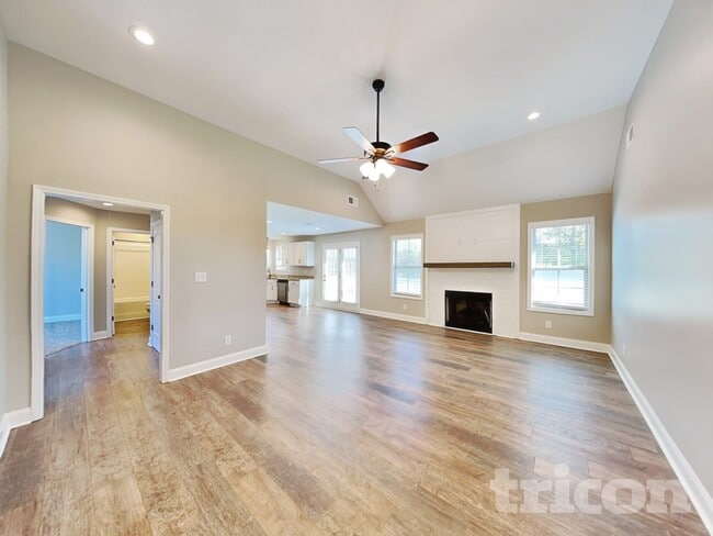 Photo - 1059 Spicer Dr