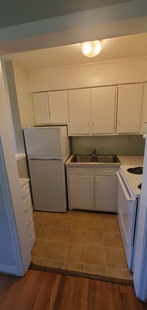Photo - 4160 James St Unit 12