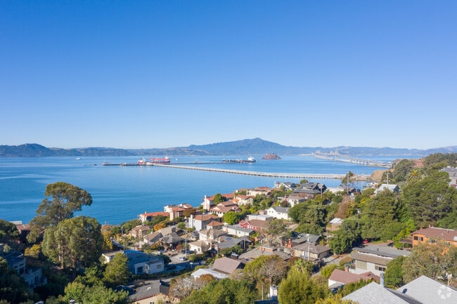 Golden Gate View Apartments - Golden Gate View Apartments