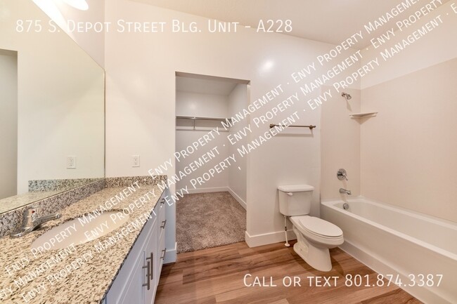 Photo - 875 S Depot St House