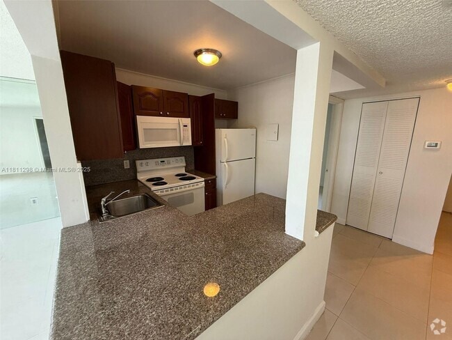 Building Photo - 3868 NE 169th St Unit 204 Rental